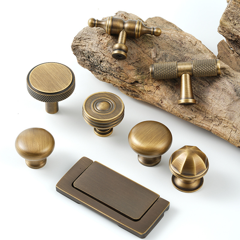 Massiver Messing-Schranktürgri – Furniture Hardware Antique Bewertung und Preis