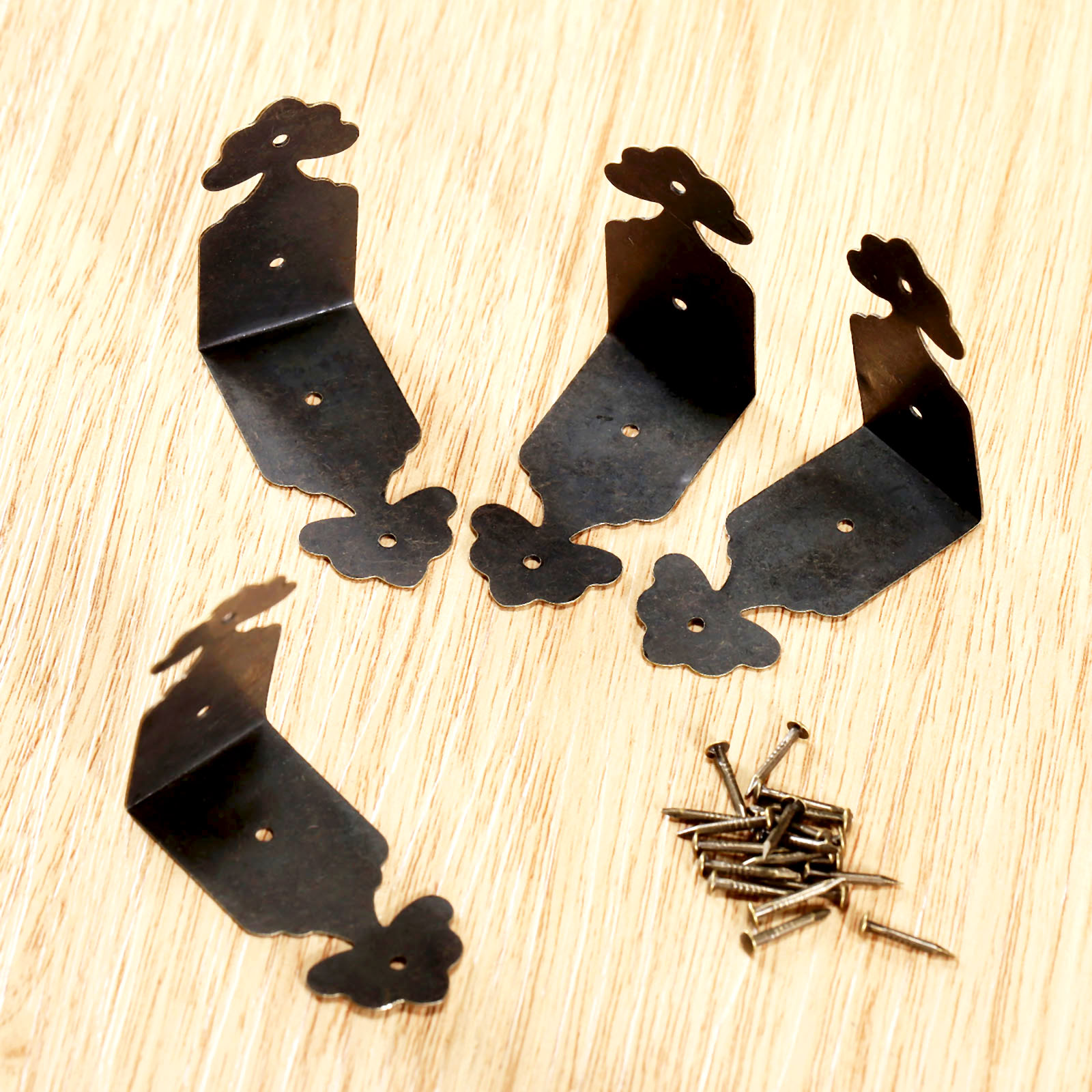 4 stücke Dekorative Ecke Prote – Furniture Hardware Antique Bewertung und Preis