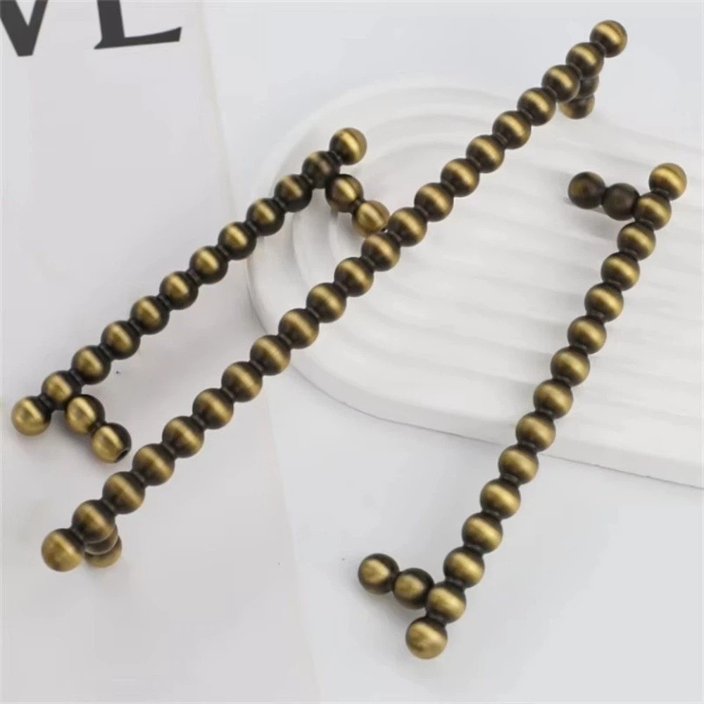 Luxuriöser kleiner runder Kuge – Furniture Hardware Restoration Bewertung und Preis
